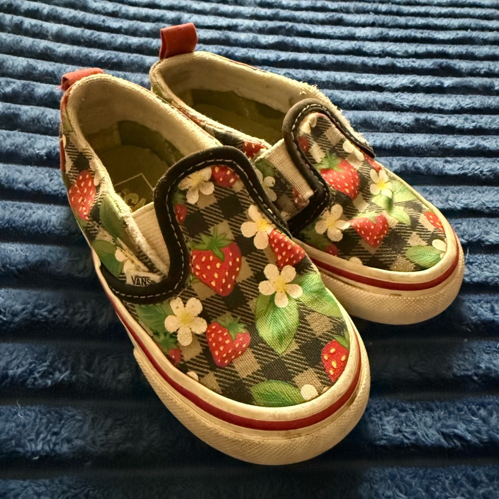 Vans Toddler Slip-On Sneakers in Black Gingham with Flower & Strawberry Print